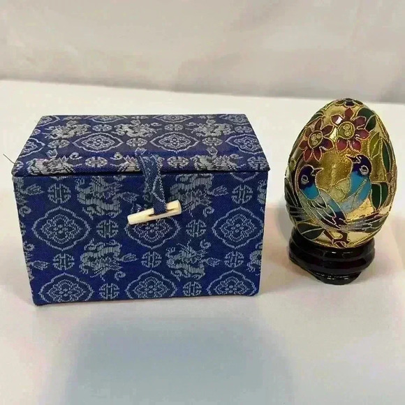 Golden Treasures‎ Cloisonne Egg Hand Crafted Copper Floral Birds Stand Box - Picture 5 of 9